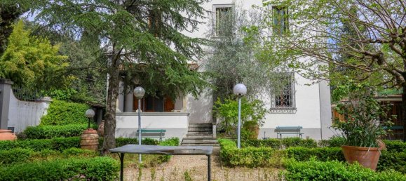 5 bedrooms Villa in Florence, Italy No. 167729 3