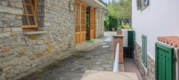 5 bedrooms Villa in Florence, Italy No. 167729 31