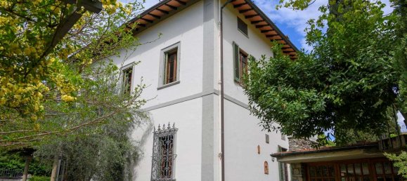 5 bedrooms Villa in Florence, Italy No. 167729 2