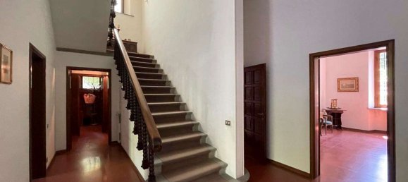 5 bedrooms Villa in Florence, Italy No. 167729 17