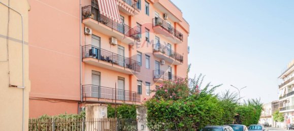 3 bedrooms Apartment in Catania, Italy No. 274594 3