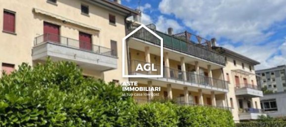 3-salle Appartement à Sondrio, Italy No. 7216 8