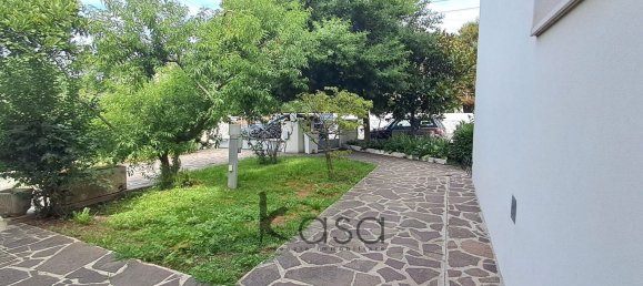 4 rooms House in Castelfranco Veneto, Italy No. 307116 4