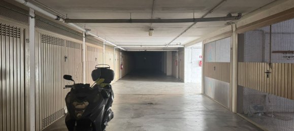 27m² Garage in Rome, Italy No. 228704 5