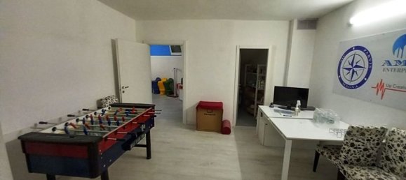 Escritório em Telgate, Italy 484 m² N.º 169054 21