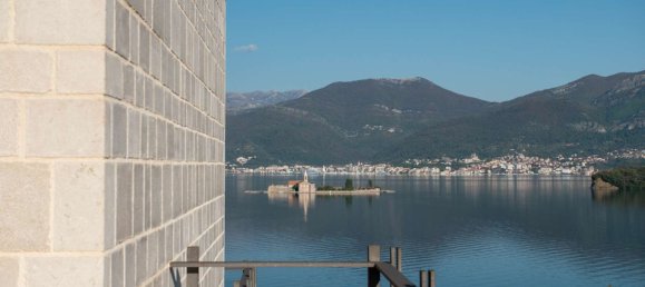 5 bedrooms Villa in Tivat, Montenegro No. 246 11