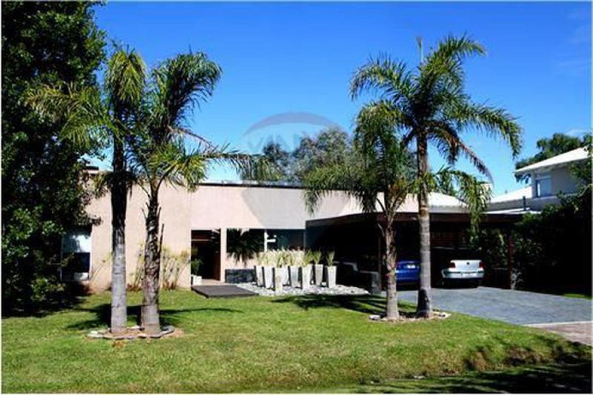 2 bedrooms House in Escobar, Argentina No. 9299