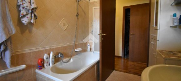 Apartamento de 3 habitaciónes en Castiglione delle Stiviere, Italy No. 13768 9