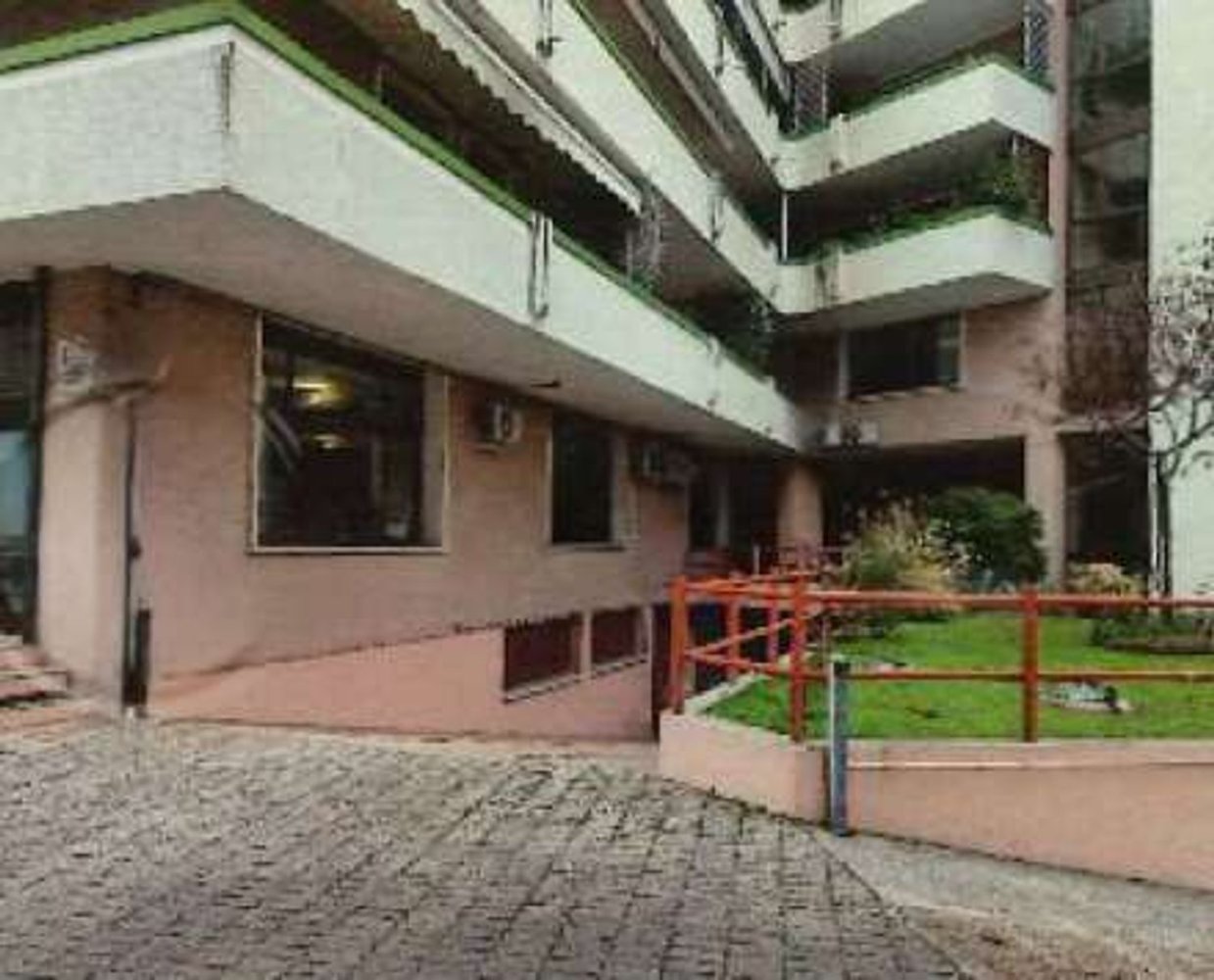 181m² Commercial property in Montegrotto Terme, Italy No. 385088