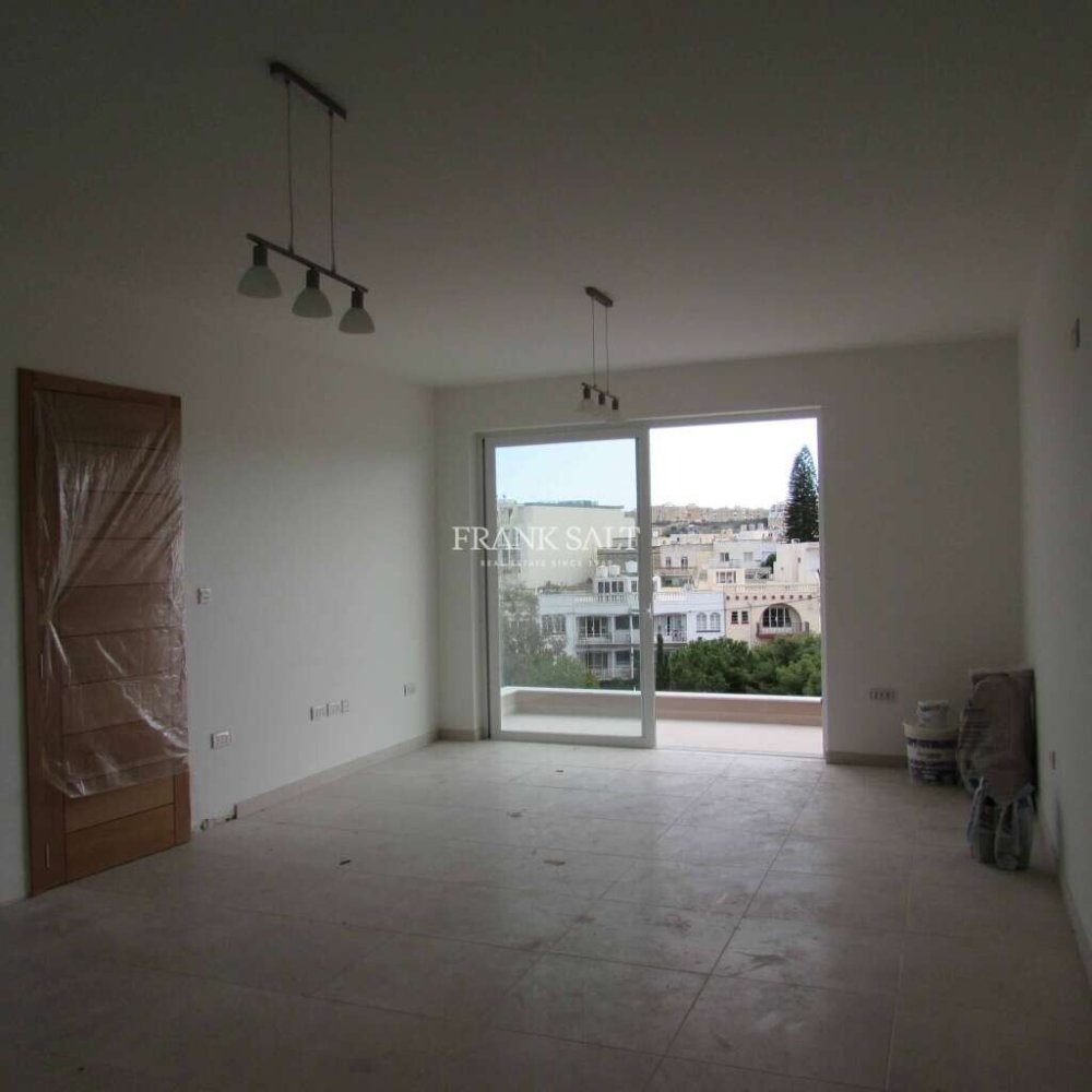 Apartamento de 2 dormitorios en Swieqi, Malta No. 3965