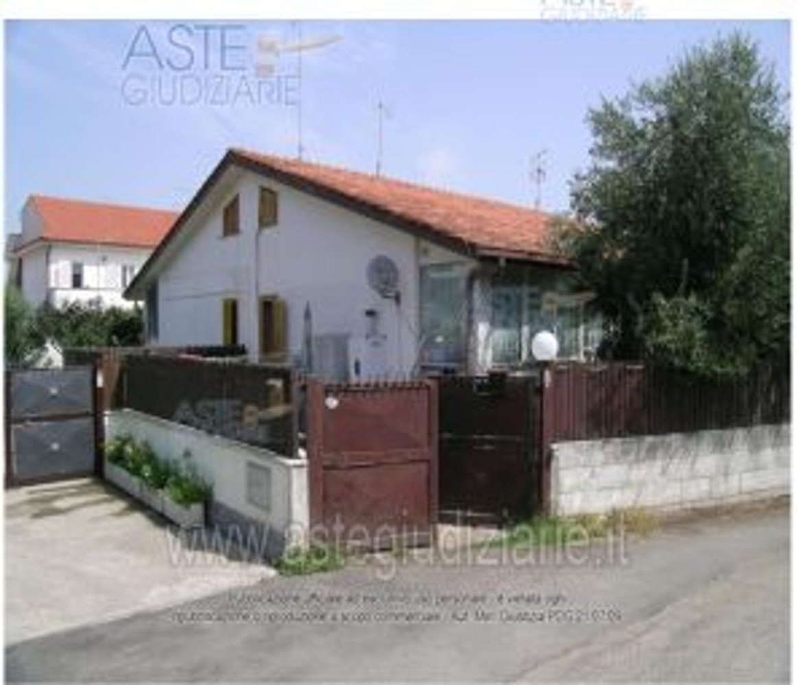 5 bedrooms Apartment in Ardea, Italy No. 321652