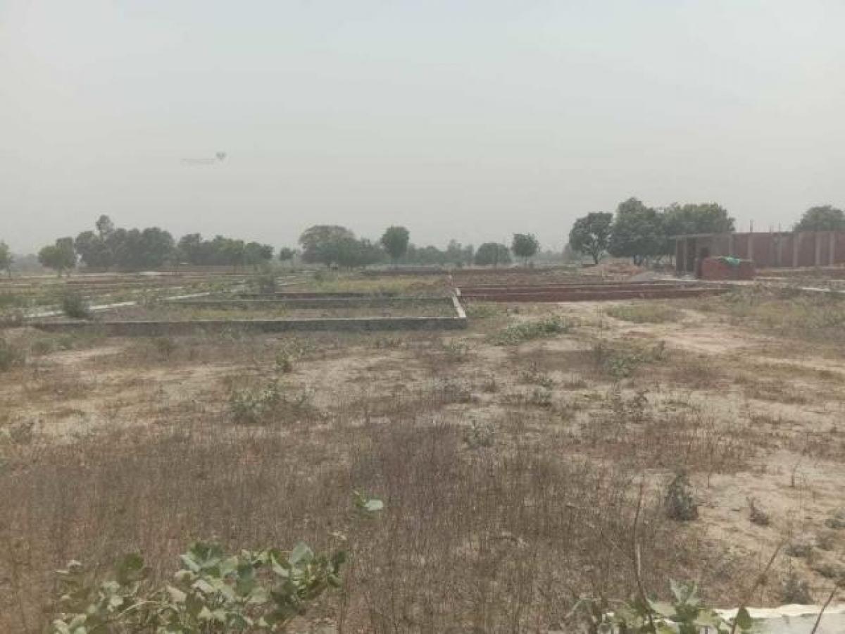  Land in Lucknow, India No. 36963