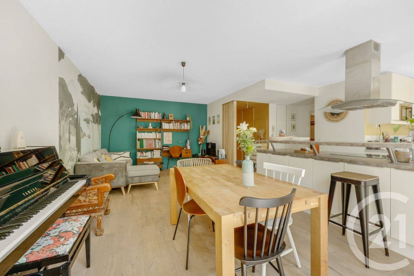 2 bedrooms Apartment in Montrouge, France No. 317148