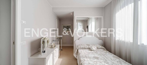 4 Schlafzimmer Villa in Tradate, Italy, Nr. 131073 37