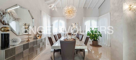 4 Schlafzimmer Villa in Tradate, Italy, Nr. 131073 4