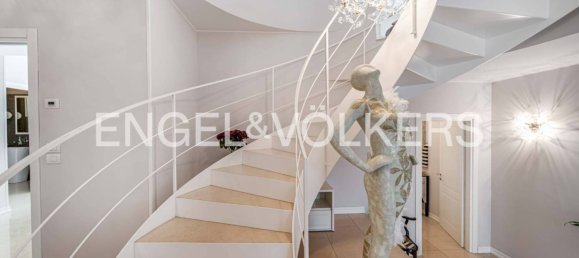 4 Schlafzimmer Villa in Tradate, Italy, Nr. 131073 22