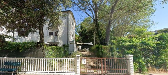 3 bedrooms Apartment in Comacchio, Italy No. 330144 9