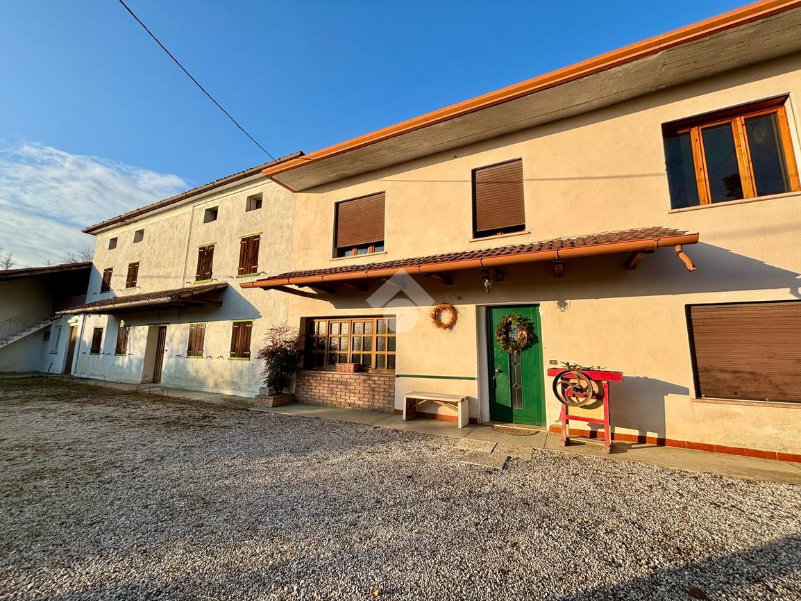 8-Zimmer Villa in Loria, Italy, Nr. 7629