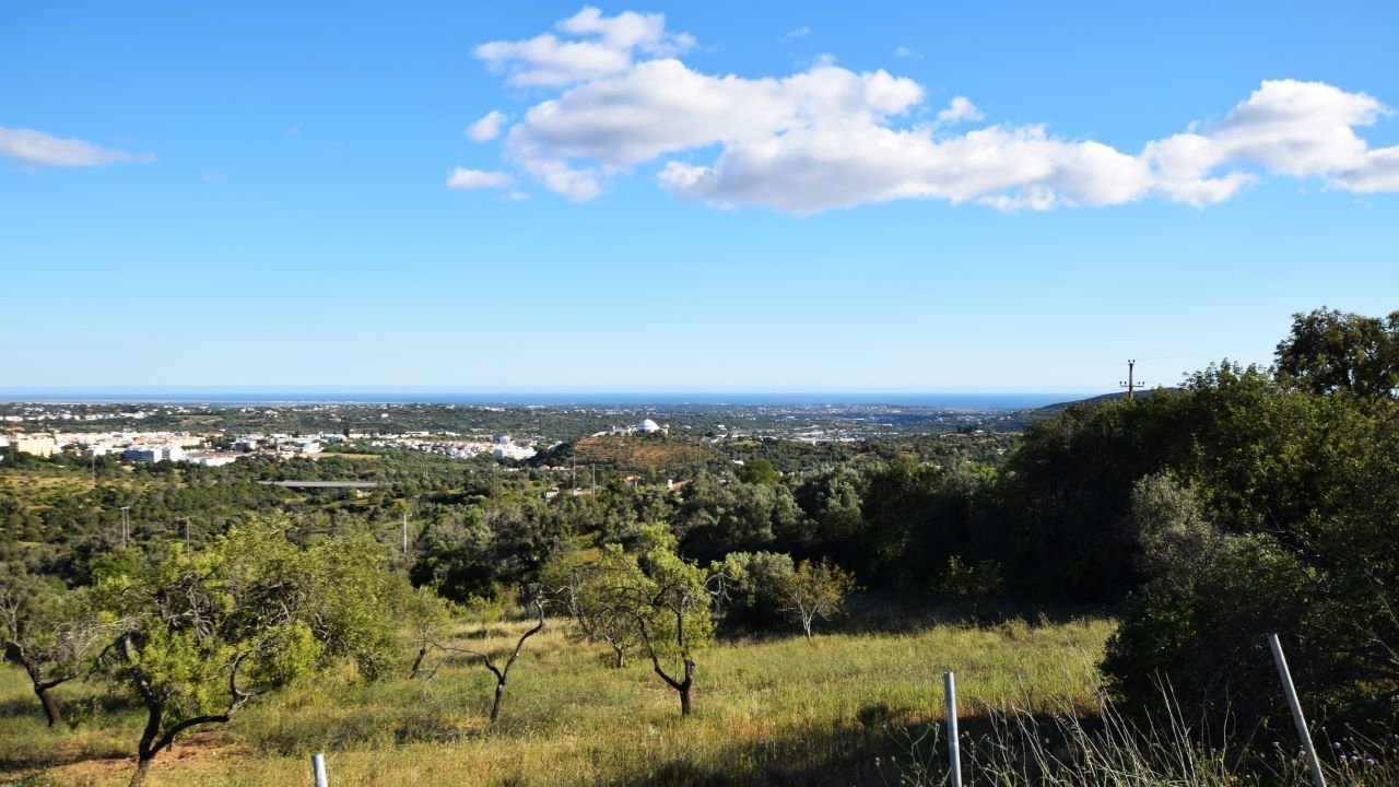 4 bedrooms Land in Loule, Portugal No. 132713