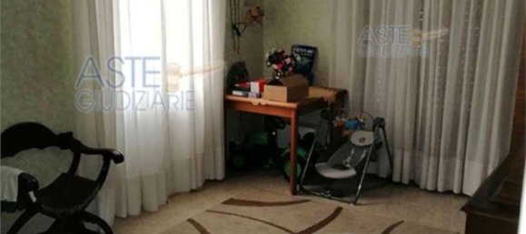 Квартира с 4 комнатами в Рим, Италия № 17044 4