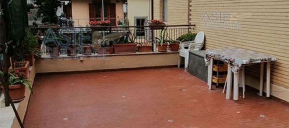 Квартира с 4 комнатами в Рим, Италия № 17044 8