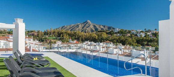 Apartamento de 3 dormitorios en Marbella, Spain No. 166789 17