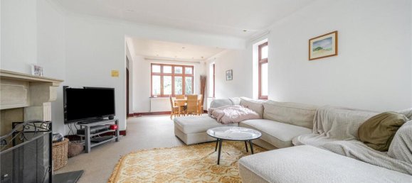 4 bedrooms House in Arkley, United Kingdom No. 6451 2