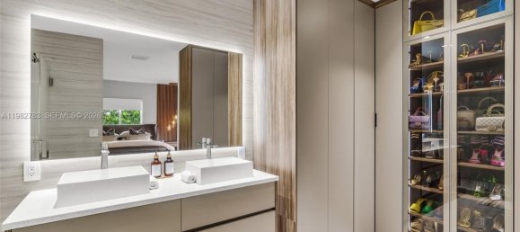 4 Schlafzimmer Villa in Miami, USA, Nr. 615750 10