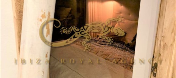 4 bedrooms House in Cala de Bou, Spain No. 881 29