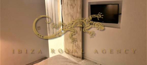 4 bedrooms House in Cala de Bou, Spain No. 881 28