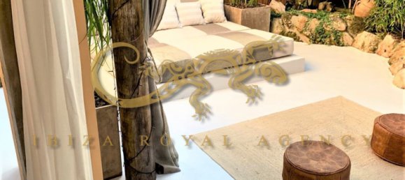 4 bedrooms House in Cala de Bou, Spain No. 881 23