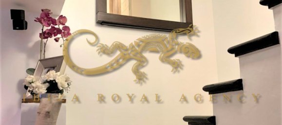 4 bedrooms House in Cala de Bou, Spain No. 881 25