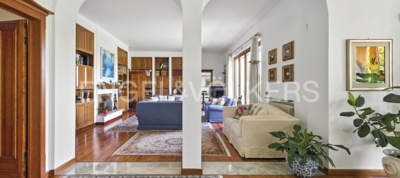 6 bedrooms Villa in Luvinate, Italy No. 286074 4