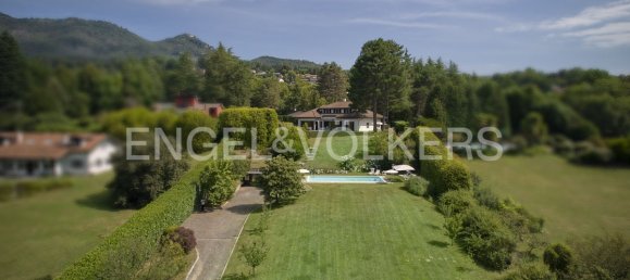 6 bedrooms Villa in Luvinate, Italy No. 286074 16