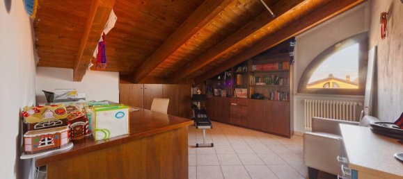 Casa de 4 habitaciónes en Correggio, Italy No. 80825 22