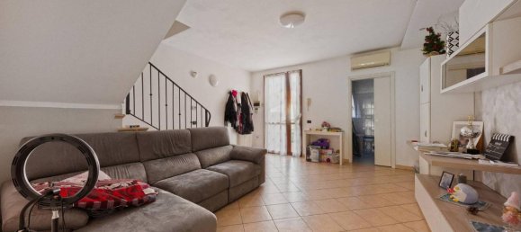 Casa de 4 habitaciónes en Correggio, Italy No. 80825 7