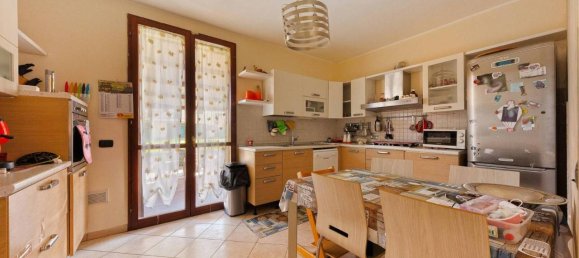 Casa de 4 habitaciónes en Correggio, Italy No. 80825 10