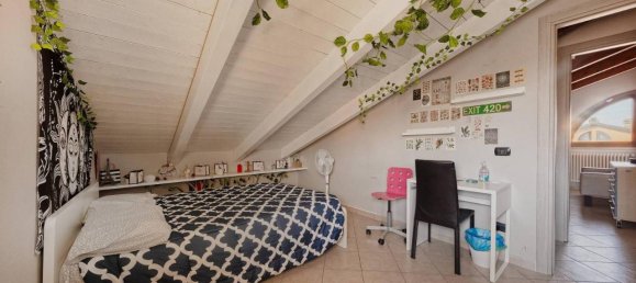 Casa de 4 habitaciónes en Correggio, Italy No. 80825 25