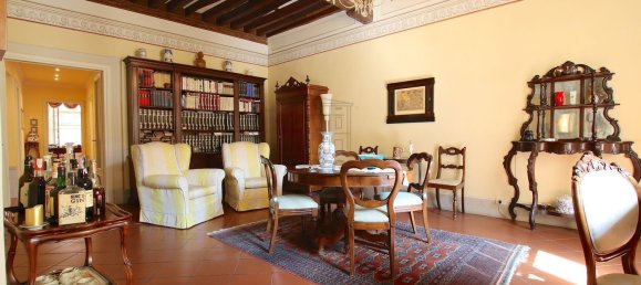 8 bedrooms Apartment in Lucca, Italy No. 317200 5