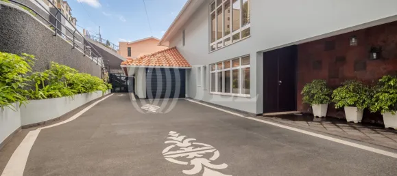 4 bedrooms House in Funchal, Portugal No. 125940 8