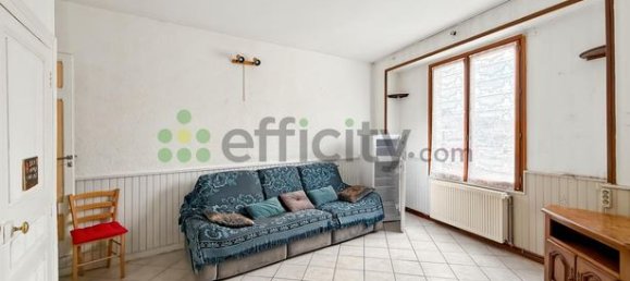 2 bedrooms House in Saint-Hippolyte, France No. 300211 11