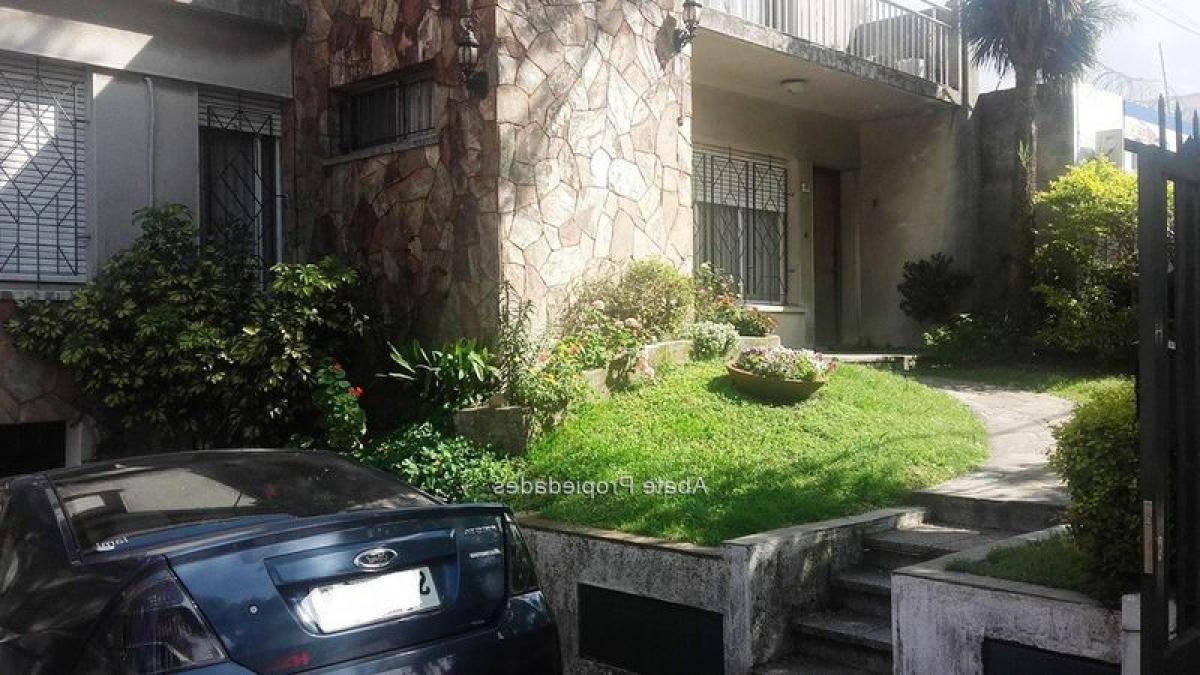 4 bedrooms House in Montevideo, Uruguay No. 9710