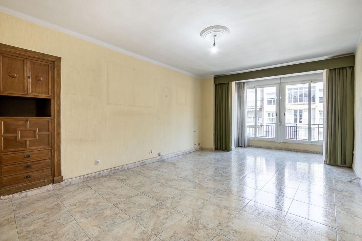 6 bedrooms Apartment in Granada, Spain No. 90765