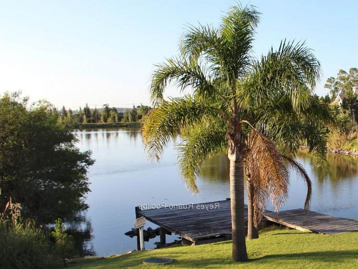 4 bedrooms House in Canelones, Uruguay No. 9604