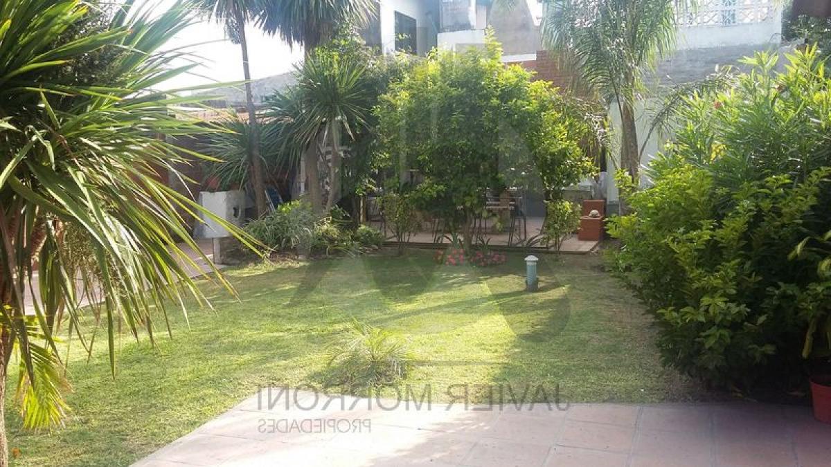 Casa de 2 dormitorios en Morón, Argentina No. 68288