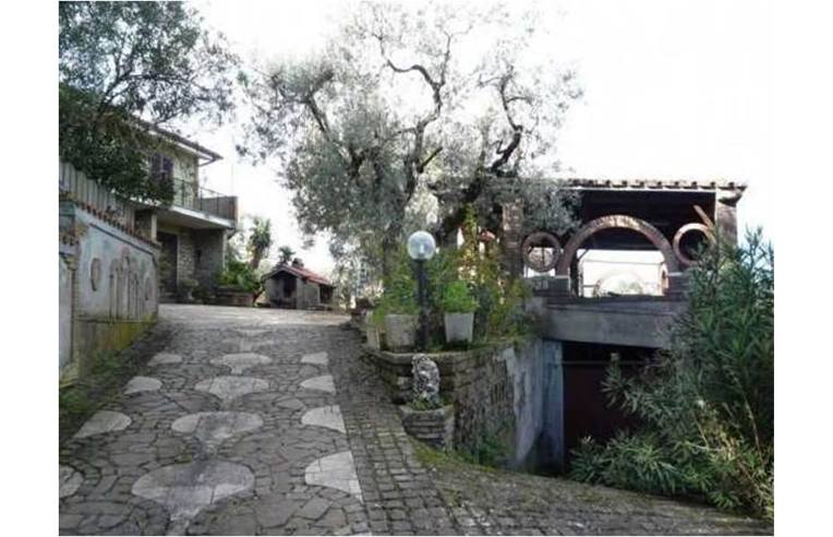 4 bedrooms Villa in Palombara Sabina, Italy No. 254052