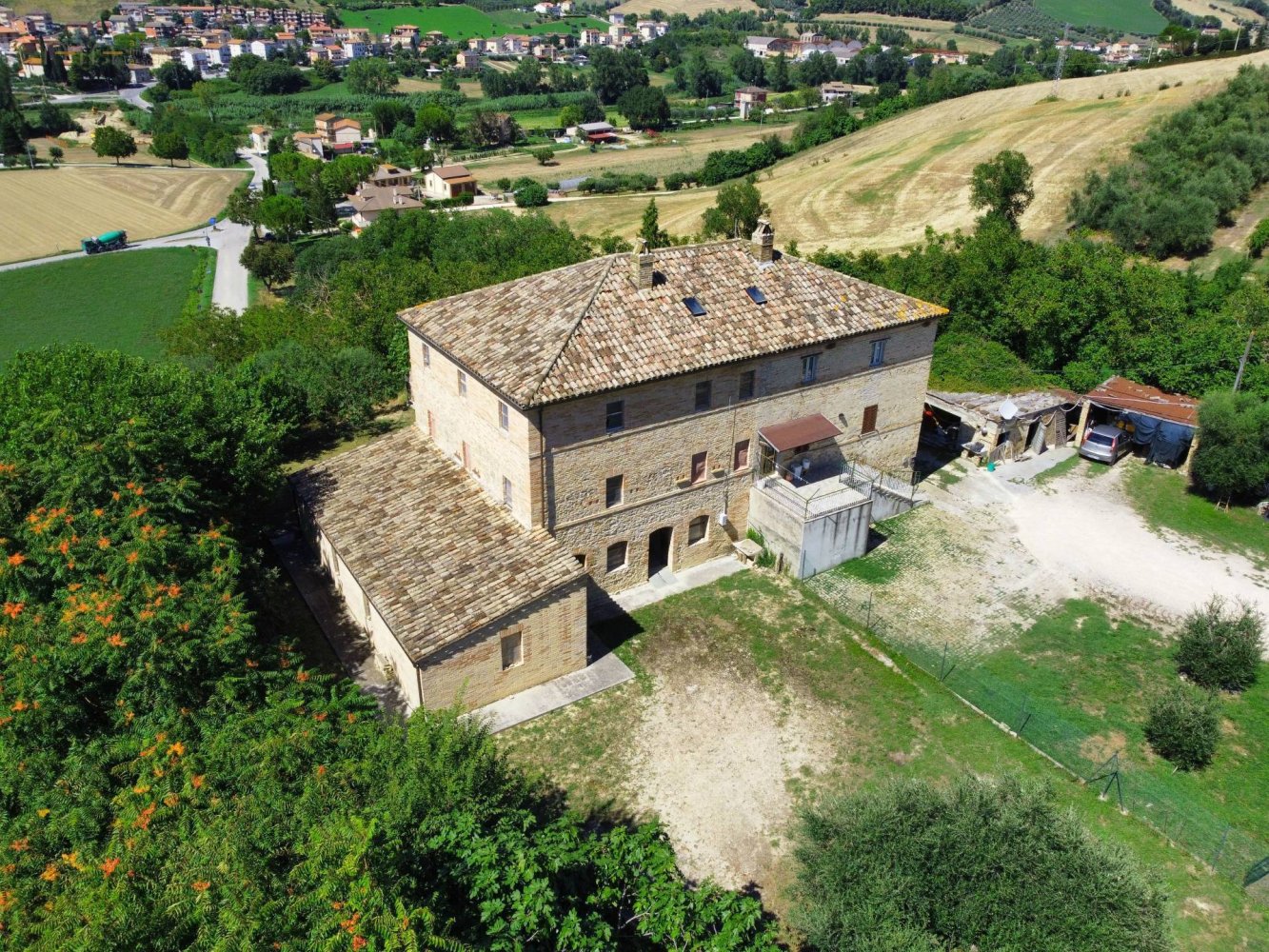 4 bedrooms House in Fermo, Italy No. 297748