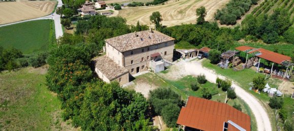 4 bedrooms House in Fermo, Italy No. 297748 3