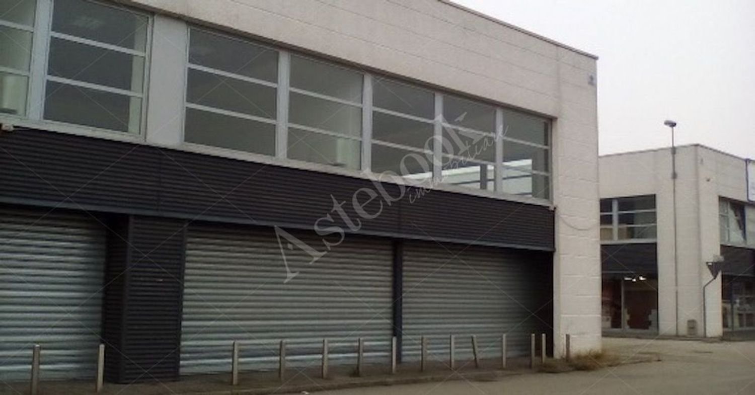  مستودع في Vigevano, Italy 950متر مربع رقم 332744