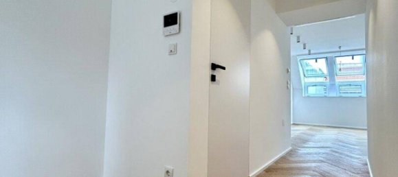 2 rooms Duplex in Alsergrund, Austria No. 184984 4